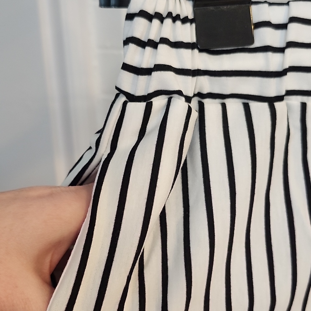 Striped Short Set - Large - Picture 9 of 10